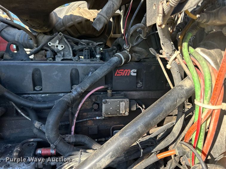 image for item DN0771 2004 International  5500i ready mix truck