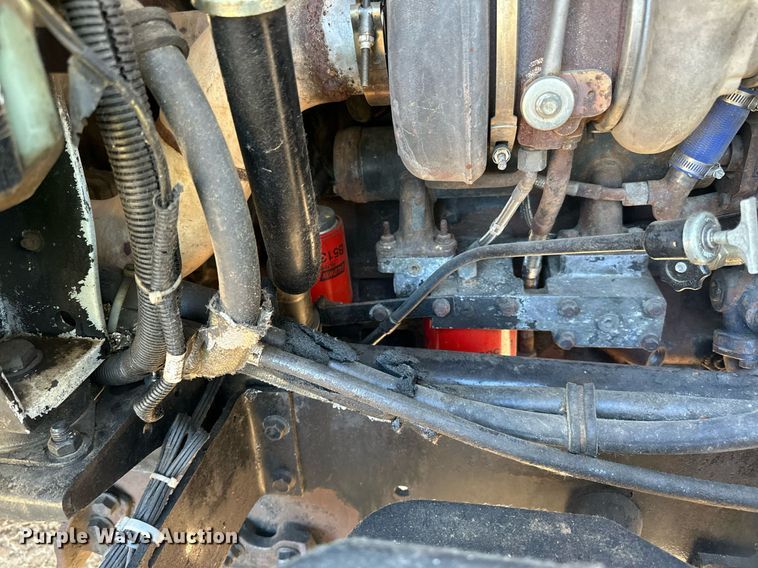 image for item DN0771 2004 International  5500i ready mix truck