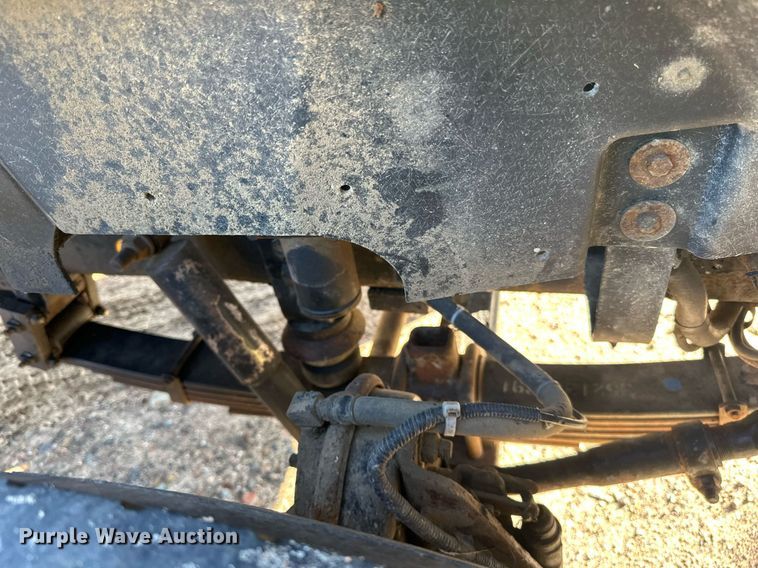 image for item DN0771 2004 International  5500i ready mix truck