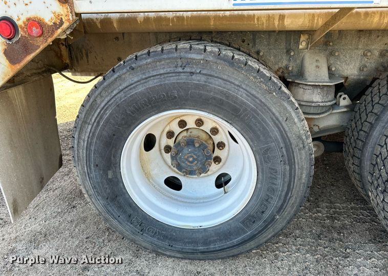 image for item DN0771 2004 International  5500i ready mix truck