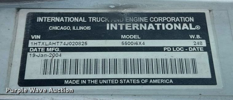 image for item DN0771 2004 International  5500i ready mix truck