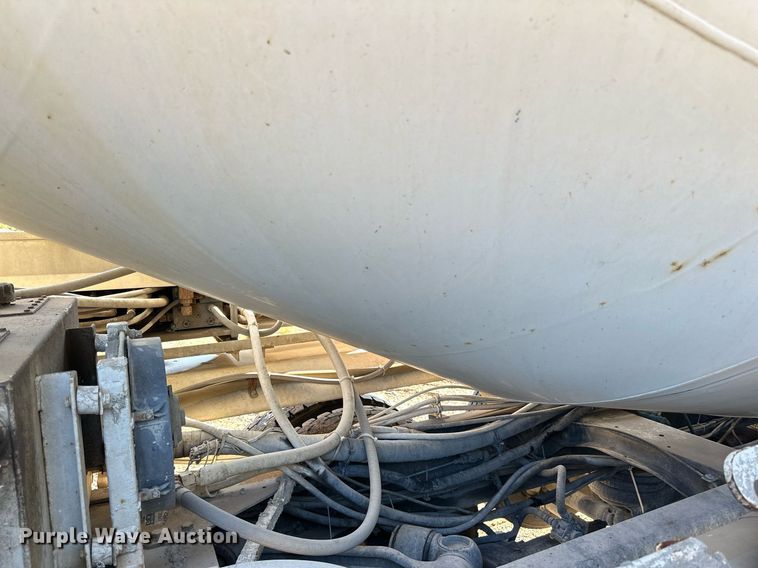 image for item DN0772 2003 International  5500i ready mix truck