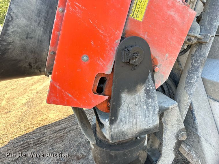 image for item DN0772 2003 International  5500i ready mix truck