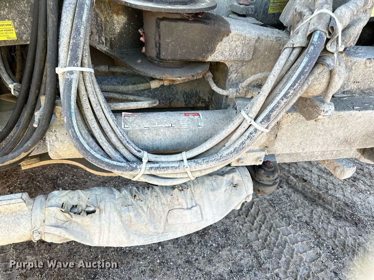 image for item DN0772 2003 International  5500i ready mix truck