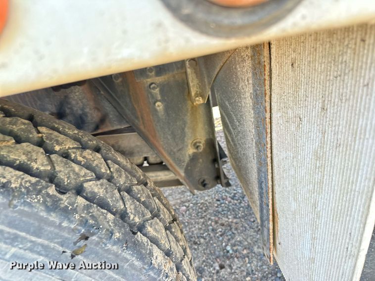 image for item DN0772 2003 International  5500i ready mix truck