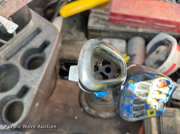 image for item DN0772 2003 International  5500i ready mix truck