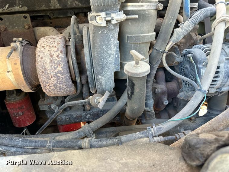 image for item DN0772 2003 International  5500i ready mix truck