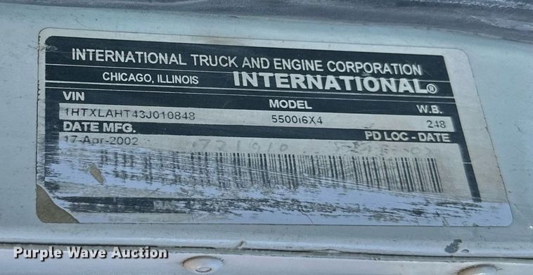 image for item DN0772 2003 International  5500i ready mix truck