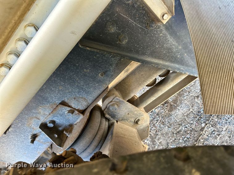 image for item DN0773 2000 International  5500i ready mix truck