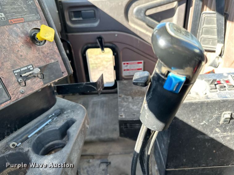 image for item DN0773 2000 International  5500i ready mix truck