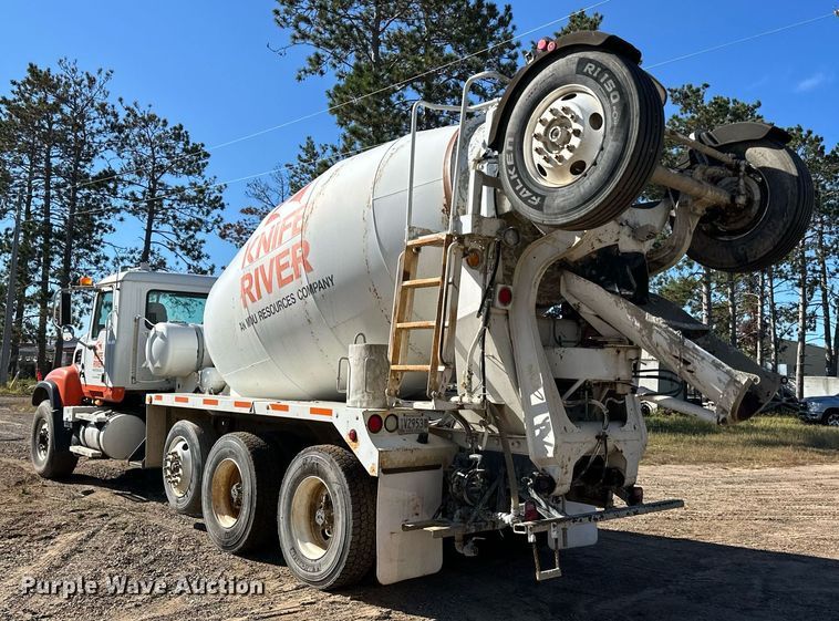 image for item DN0774 2005 Mack  CV513 ready mix truck