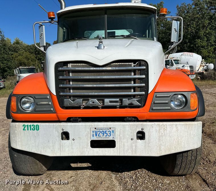 image for item DN0774 2005 Mack  CV513 ready mix truck