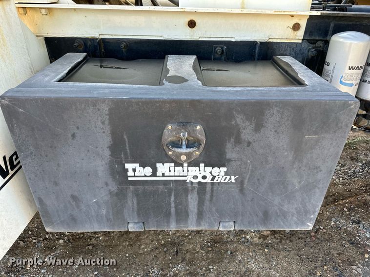 image for item DN0774 2005 Mack  CV513 ready mix truck