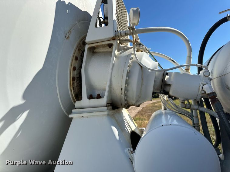 image for item DN0774 2005 Mack  CV513 ready mix truck