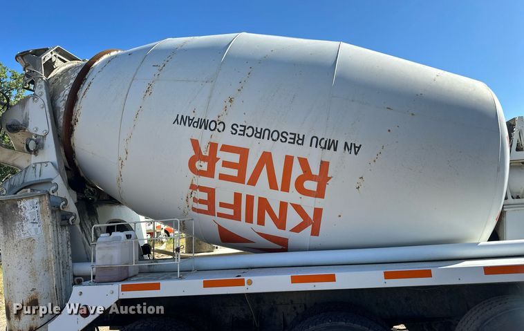 image for item DN0774 2005 Mack  CV513 ready mix truck