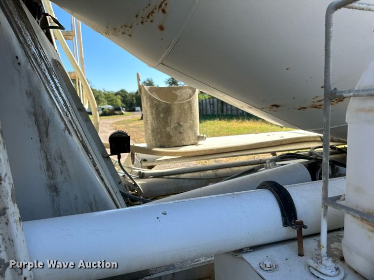 image for item DN0774 2005 Mack  CV513 ready mix truck