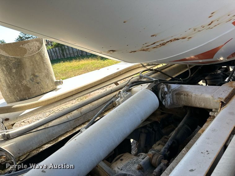 image for item DN0774 2005 Mack  CV513 ready mix truck