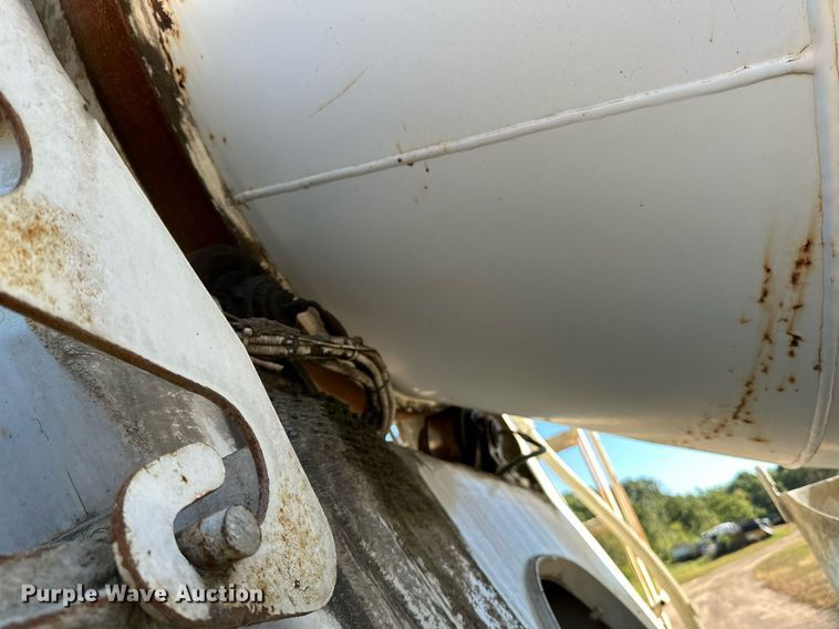 image for item DN0774 2005 Mack  CV513 ready mix truck