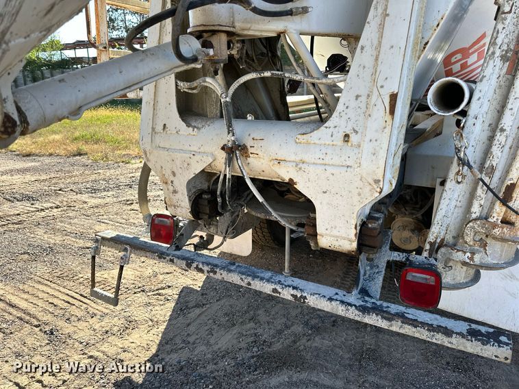 image for item DN0774 2005 Mack  CV513 ready mix truck