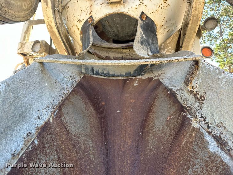 image for item DN0774 2005 Mack  CV513 ready mix truck