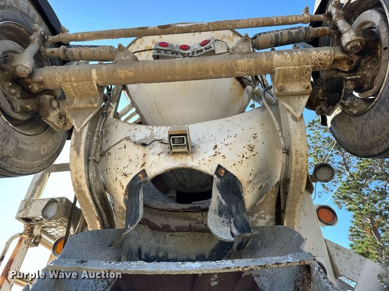 image for item DN0774 2005 Mack  CV513 ready mix truck