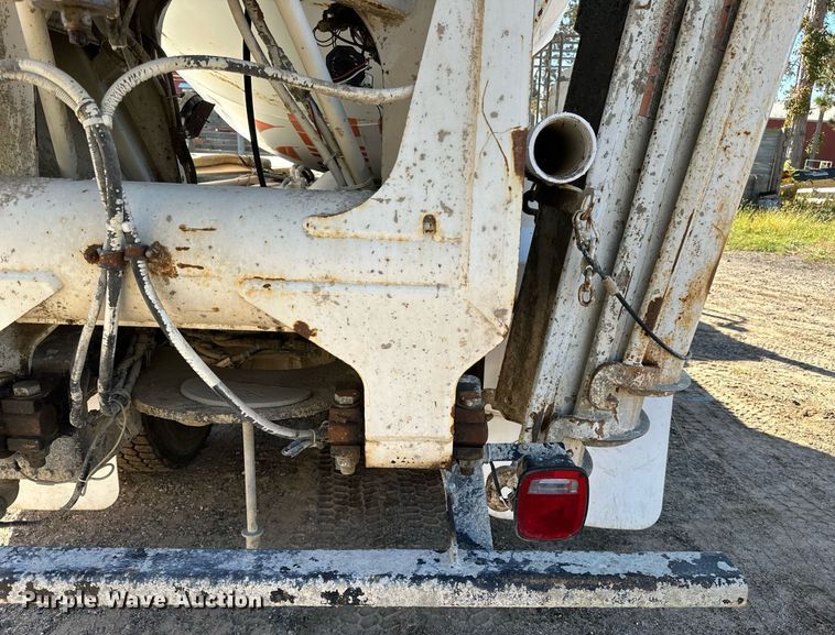 image for item DN0774 2005 Mack  CV513 ready mix truck