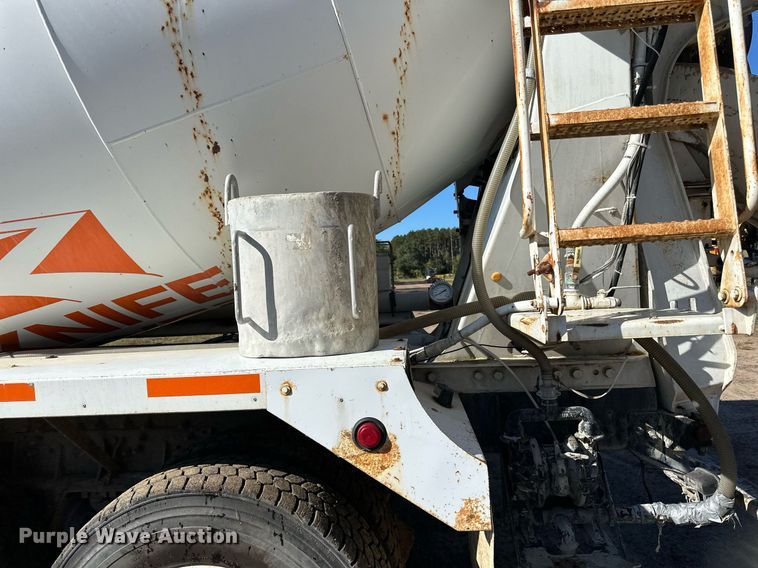 image for item DN0774 2005 Mack  CV513 ready mix truck