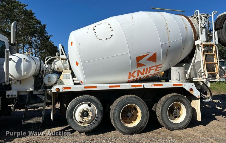 image for item DN0774 2005 Mack  CV513 ready mix truck