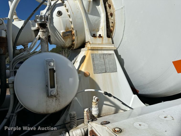 image for item DN0774 2005 Mack  CV513 ready mix truck