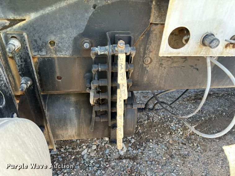 image for item DN0774 2005 Mack  CV513 ready mix truck