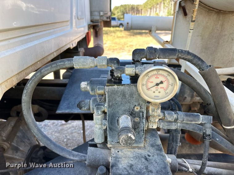 image for item DN0774 2005 Mack  CV513 ready mix truck