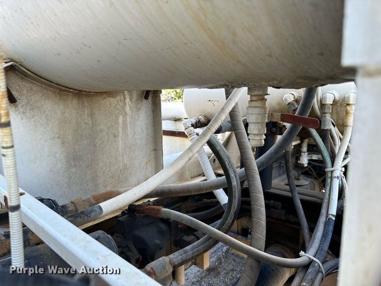 image for item DN0774 2005 Mack  CV513 ready mix truck