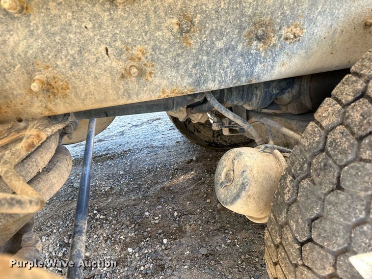 image for item DN0774 2005 Mack  CV513 ready mix truck