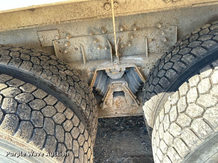 image for item DN0774 2005 Mack  CV513 ready mix truck