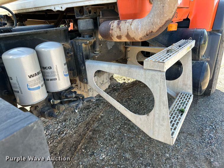 image for item DN0774 2005 Mack  CV513 ready mix truck