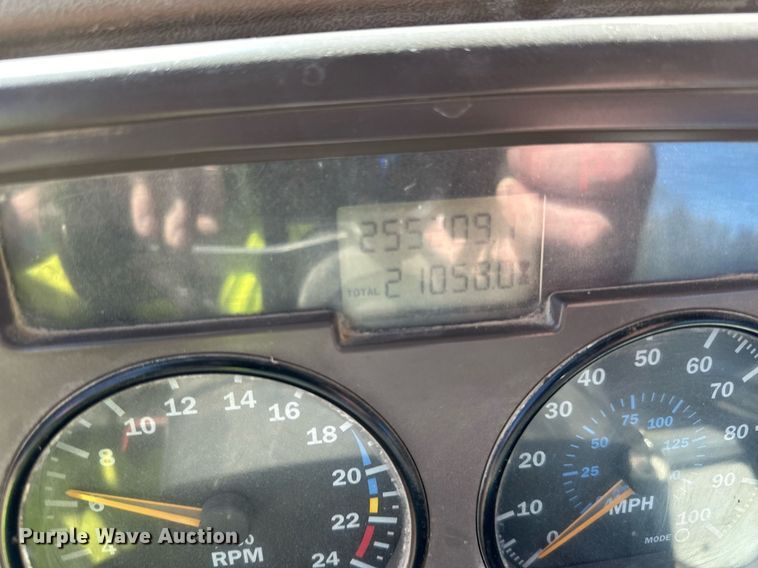 image for item DN0774 2005 Mack  CV513 ready mix truck