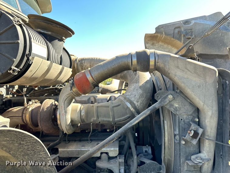 image for item DN0774 2005 Mack  CV513 ready mix truck