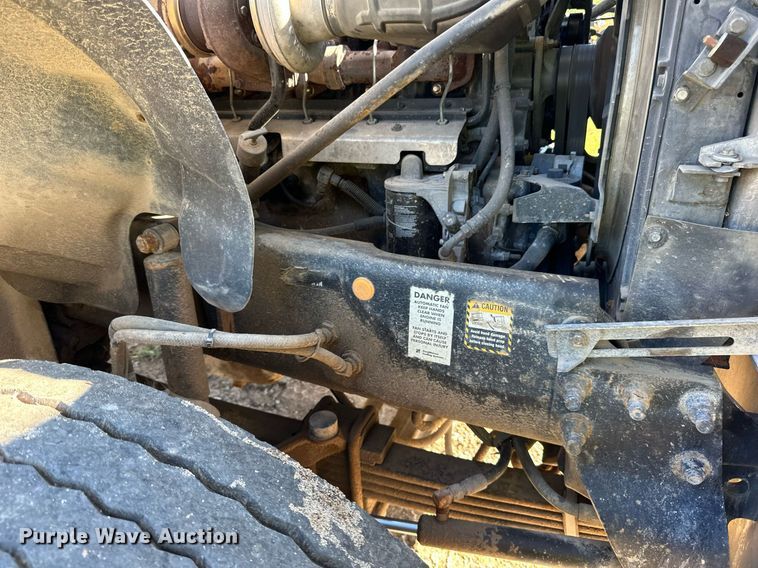 image for item DN0774 2005 Mack  CV513 ready mix truck