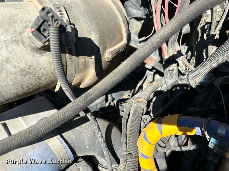 image for item DN0774 2005 Mack  CV513 ready mix truck