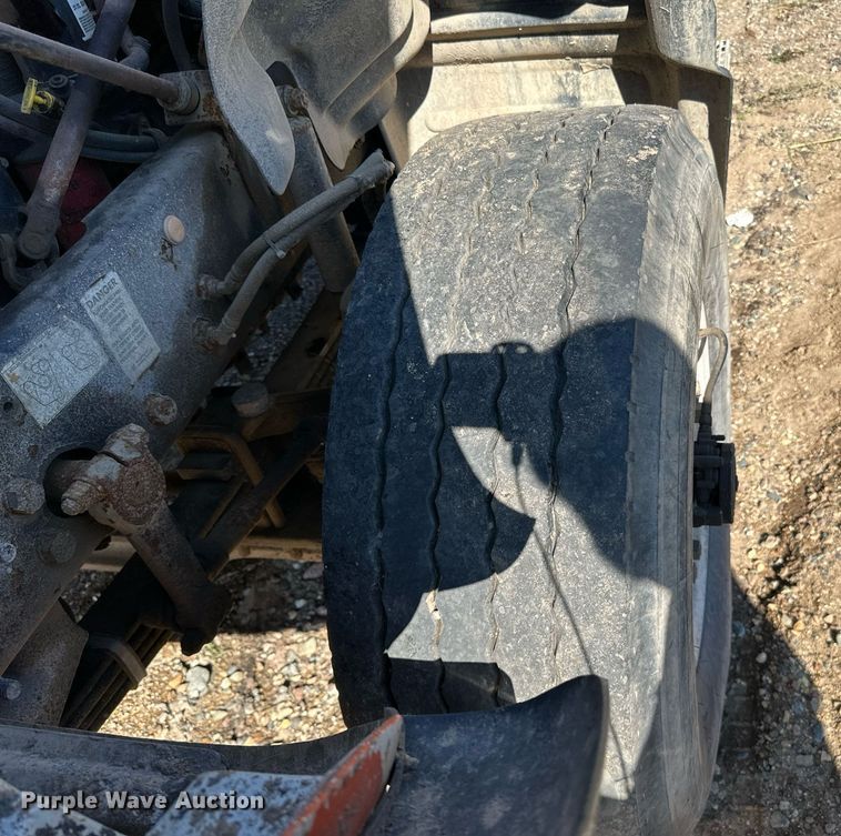 image for item DN0774 2005 Mack  CV513 ready mix truck