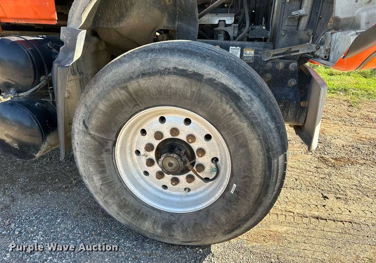 image for item DN0774 2005 Mack  CV513 ready mix truck