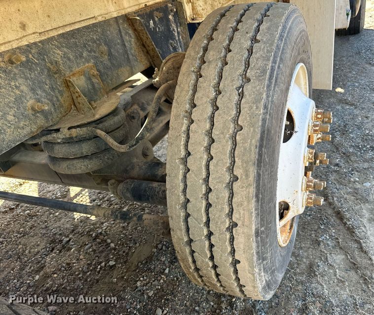 image for item DN0774 2005 Mack  CV513 ready mix truck