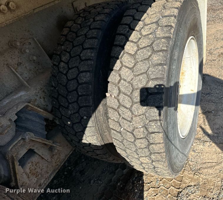 image for item DN0774 2005 Mack  CV513 ready mix truck