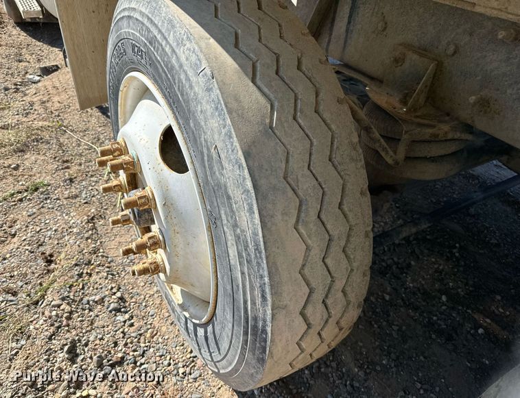 image for item DN0774 2005 Mack  CV513 ready mix truck