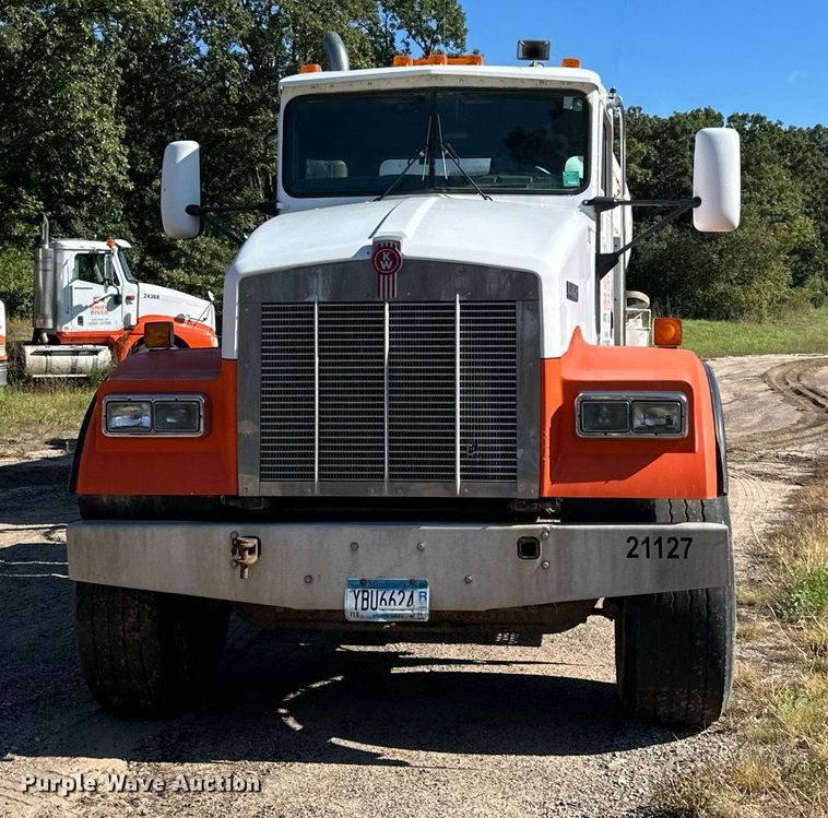 image for item DN0776 2004 Kenworth  W900 ready mix truck