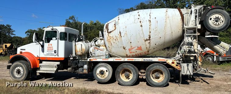 image for item DN0776 2004 Kenworth  W900 ready mix truck