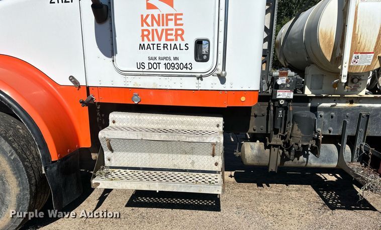 image for item DN0776 2004 Kenworth  W900 ready mix truck