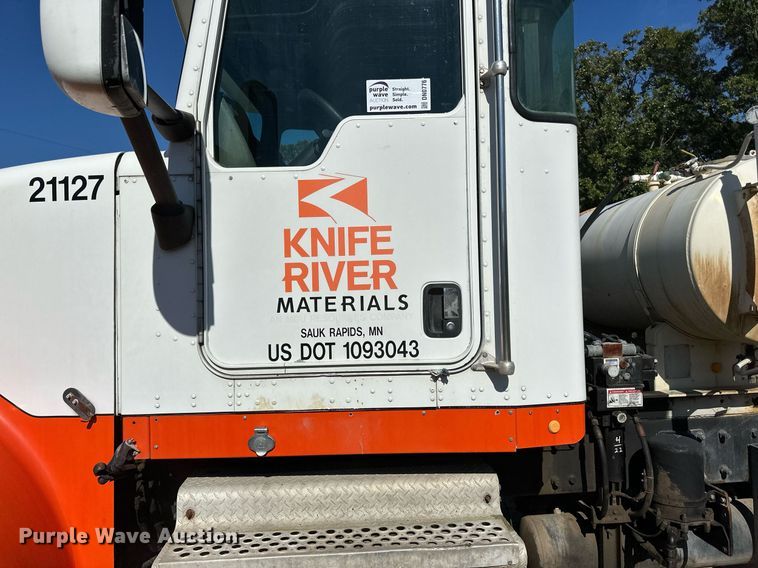 image for item DN0776 2004 Kenworth  W900 ready mix truck