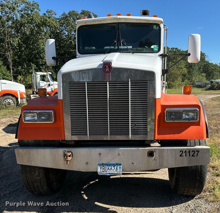 image for item DN0776 2004 Kenworth  W900 ready mix truck