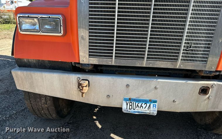 image for item DN0776 2004 Kenworth  W900 ready mix truck